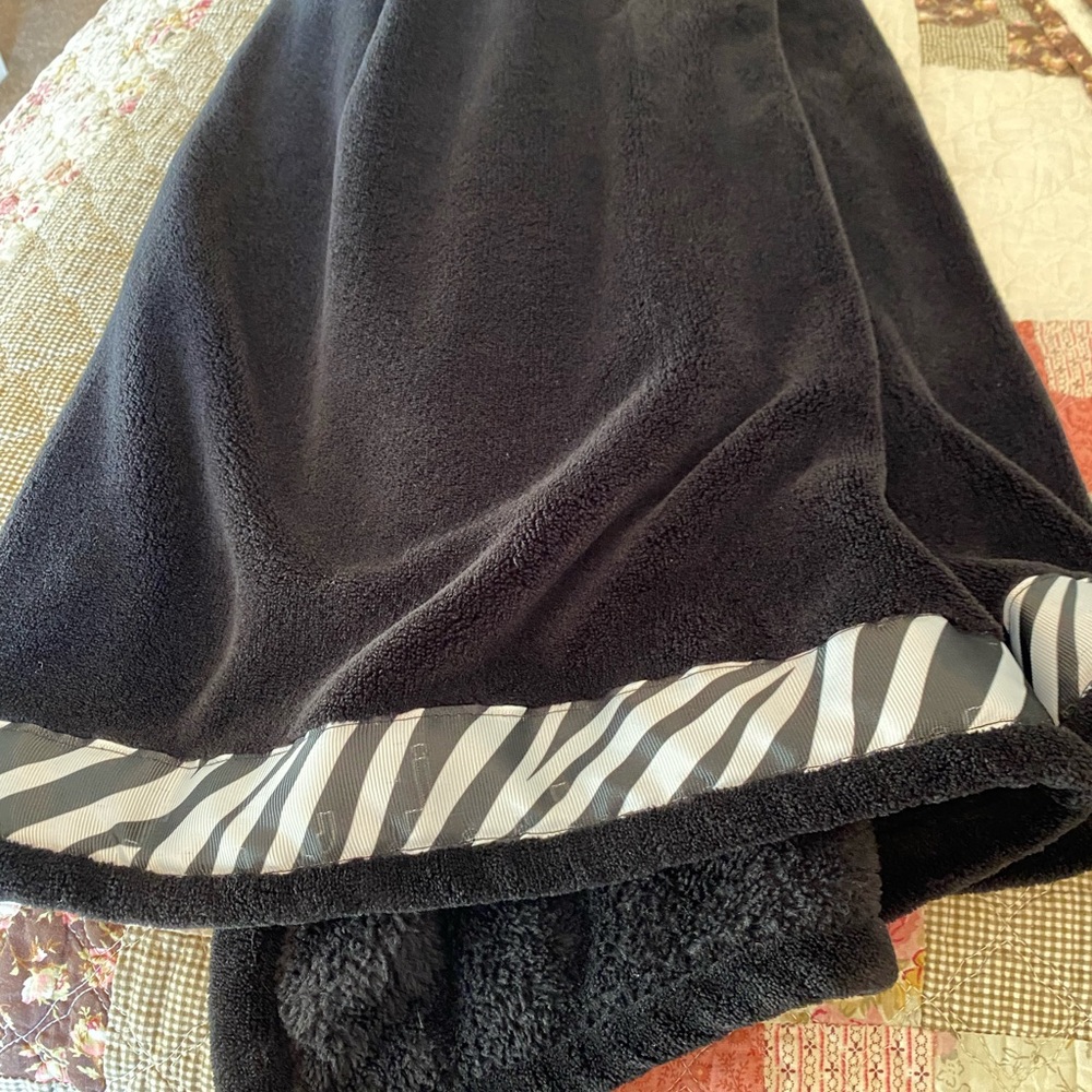 White river towel robe never wore
